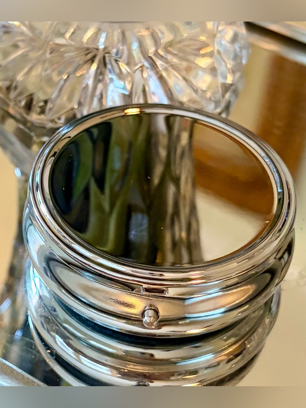 NIB Rosary in Sterling Silver with Faux Pearls in it’s own compact - Picture 4 of 6